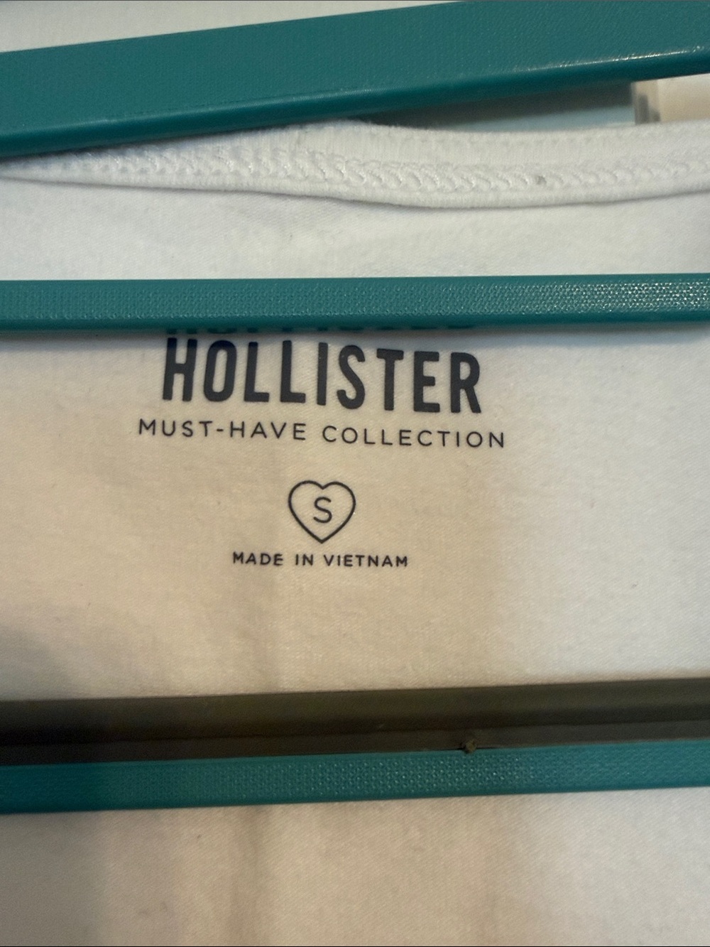 Hollister White Scoop-Neck Tie-Front Cropped Top - Picture 2 of 7